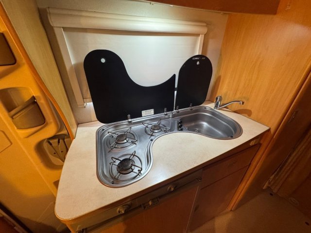 Challenger Genesis 43 2.4TDCI 115CH - Photo 21