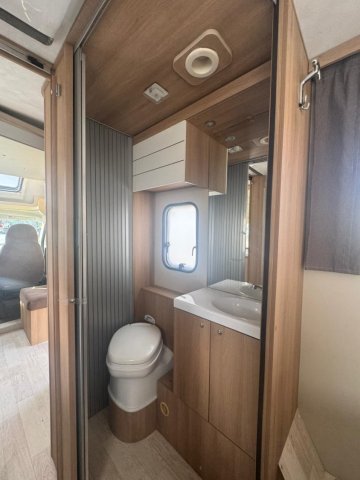 CI Magis Plus 65 XT 2.3L 140CH - Photo 11