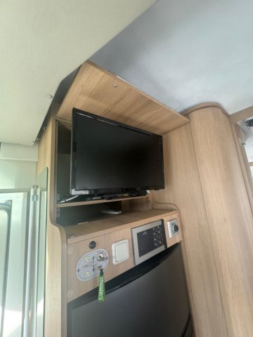 CI Magis Plus 65 XT 2.3L 140CH - Photo 13