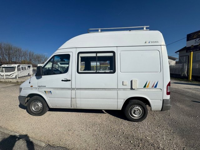 Mercedes Sprinter 2.9L TD 110CH - Photo 2