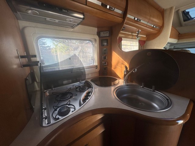 Rapido 7090 DF 2.2L 130CH - Photo 8