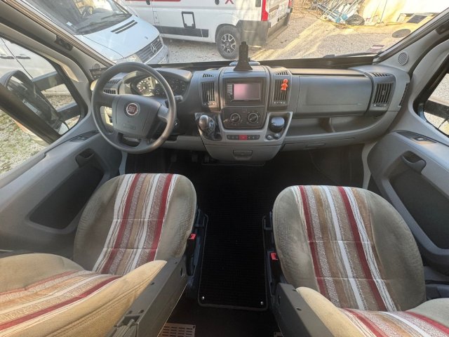 Rapido 7090 DF 2.2L 130CH - Photo 11