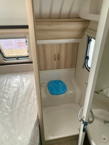 Hobby De Luxe 400 SFE - Photo 4