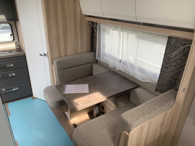 Hobby De Luxe 460 SFF - Photo 3