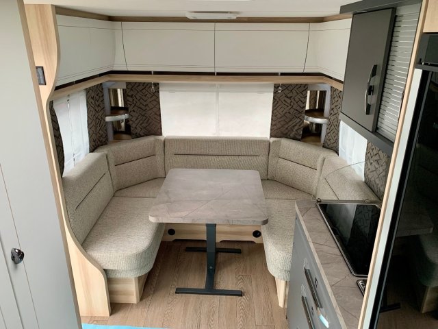 Hobby De Luxe 460 UFE - Photo 4