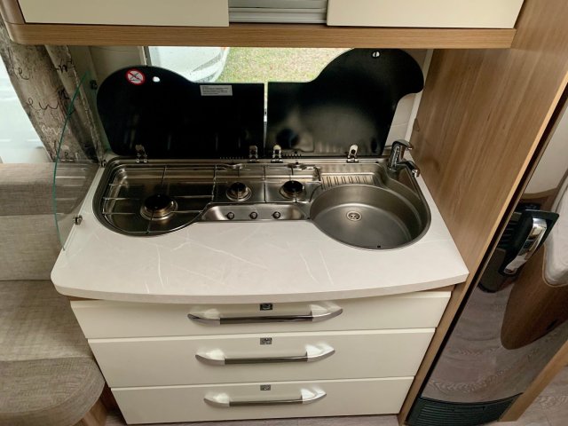 Hobby De Luxe 460 UFE - Photo 10