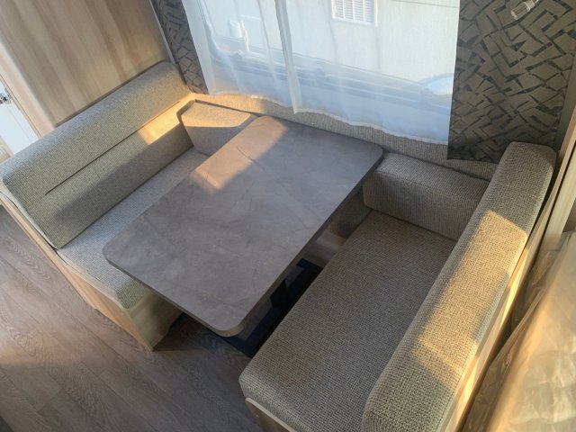 Hobby De Luxe 490 KMF - Photo 3