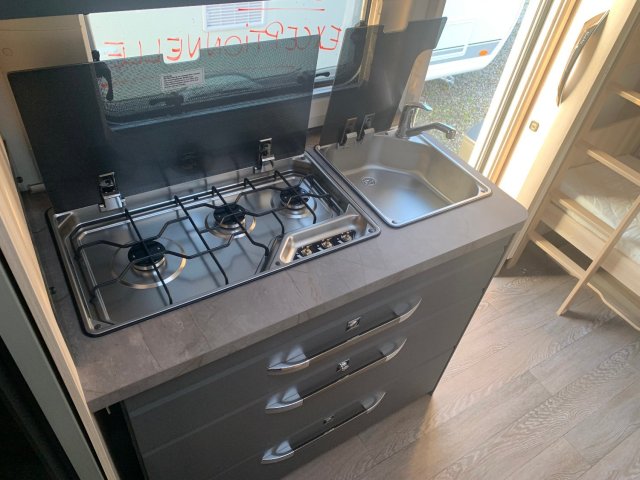 Hobby De Luxe 490 KMF - Photo 6