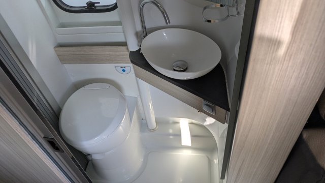 Adria Twin Plus 640 SLB - Photo 6