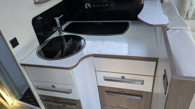 Bavaria Initial I741FC Allure - Photo 4