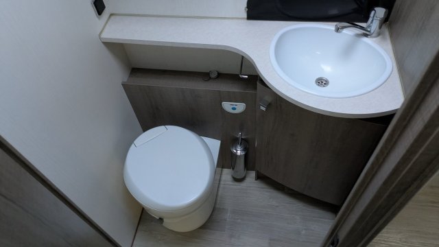 Bavaria Initial I741FC Allure - Photo 8