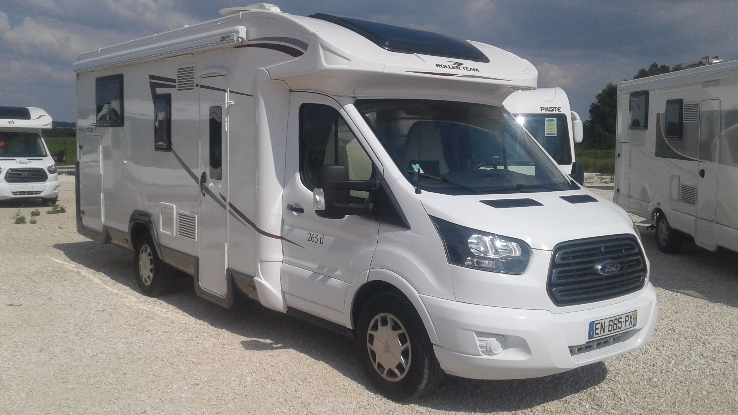 Roller Team Kronos 265 Tl occasion de 2017 Ford Camping car en vente à Appoigny (Yonne 89) Roller Team Kronos 265 Tl occasion de 2017 Ford Camping car en vente à Appoigny (Yonne 89)