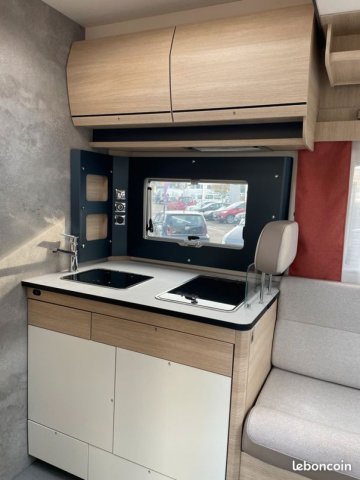 Rapido 606 F Maxi salon - Photo 8