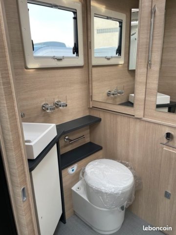 Rapido 606 F Maxi salon - Photo 10
