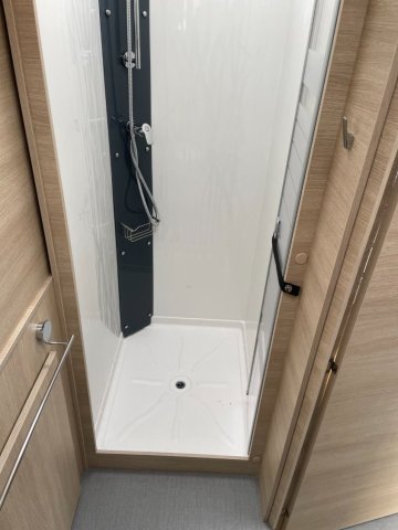 Rapido 606 F Maxi salon - Photo 11