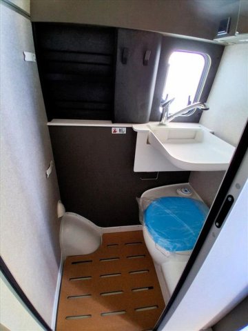 Hymer Camper Vans / Hymercar Grand Canyon S Crossover - Photo 4