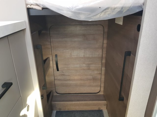 Benimar Yrteo 840 - Photo 13