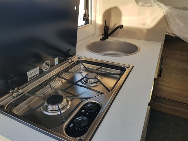 Benimar Yrteo 840 - Photo 19