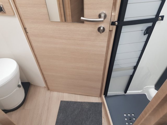 Rapido 8066 DF - Photo 10