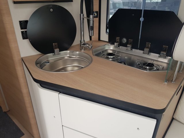 Rapido 8066 DF - Photo 25