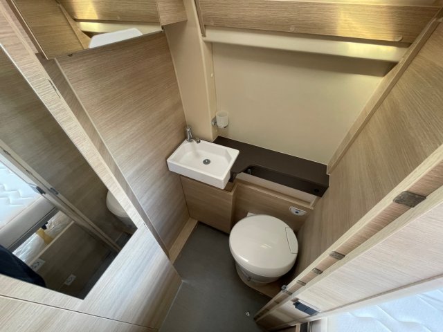 Rapido Van V55 - Photo 8