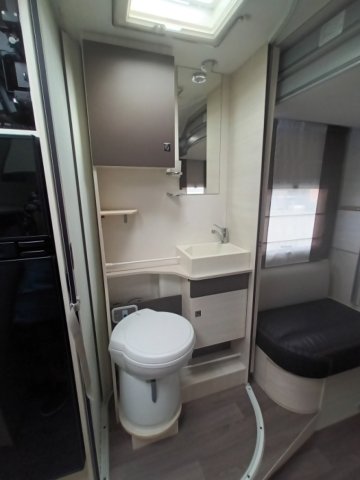 Challenger Genesis 396 - Photo 9