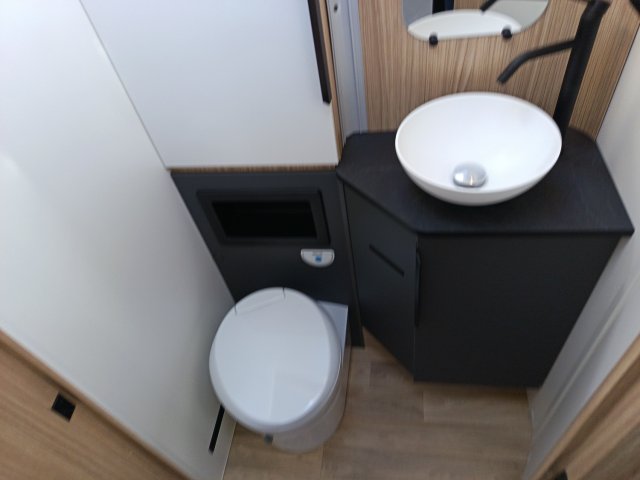 Bavaria Initial I740FC Nomade - Photo 18