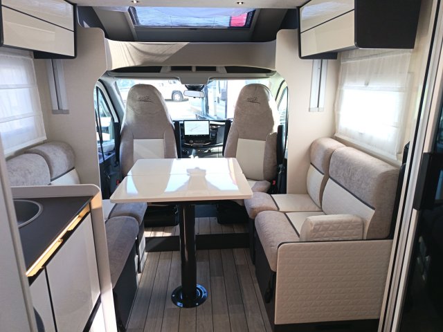 Mc Louis Yearling 81 - Photo 11