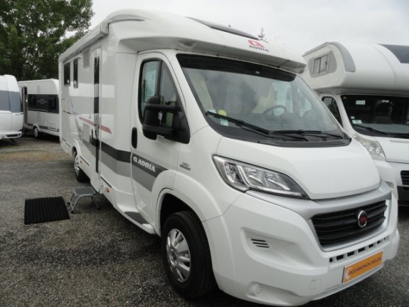 Adria Coral S 690 SC