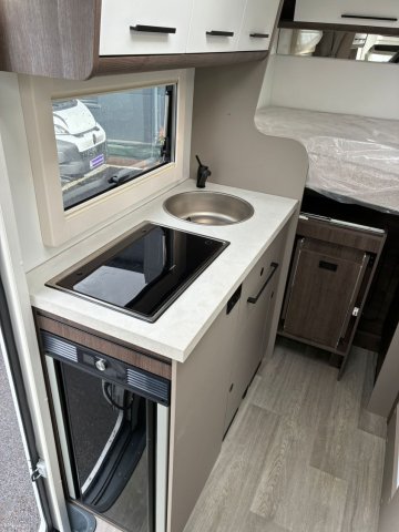 Benimar Yrteo 840 - Photo 9