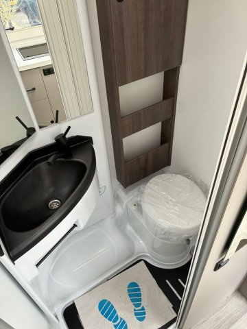 Benimar Yrteo 840 - Photo 13