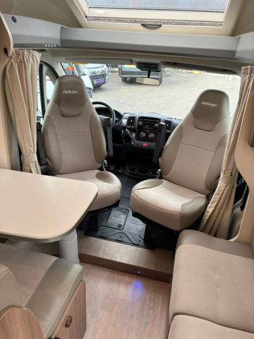 Challenger Genesis 296 - Photo 15