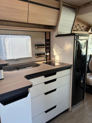 Rapido 854 F - Photo 12