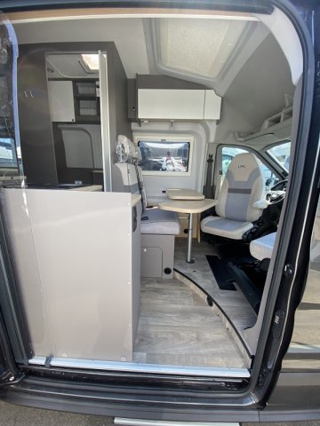 LMC Innovan 590 - Photo 2