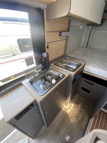 LMC Innovan 590 - Photo 3