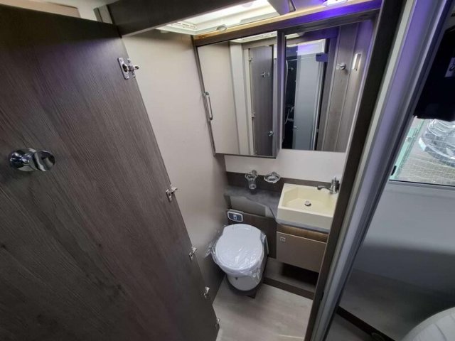 Challenger 348 XLB Graphite Edition - Photo 8