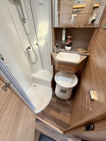 Weinsberg CaraCompact MB 640 MEG Edition Pepper - Photo 9