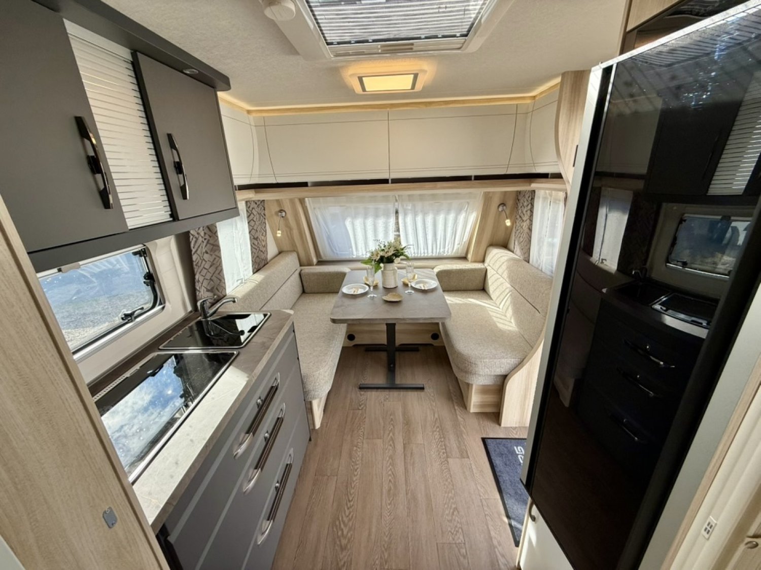 Hobby De Luxe 495 WFB