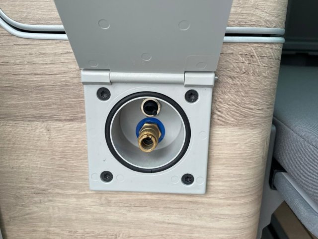 Volkswagen California Coach - Photo 13