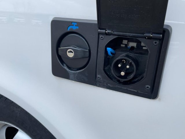 Volkswagen California Coach - Photo 14