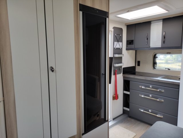 Hobby De Luxe 460 SFF - Photo 3