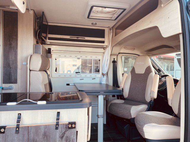 Font Vendome Leader Van Duo - Photo 2