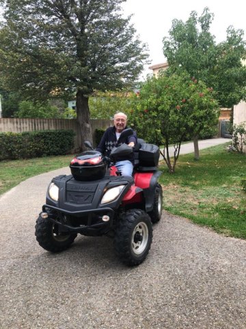 Quad avec remorque et accessoires - Photo 2