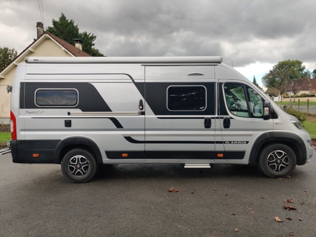 Adria Twin Plus 640 SLB - Photo 1