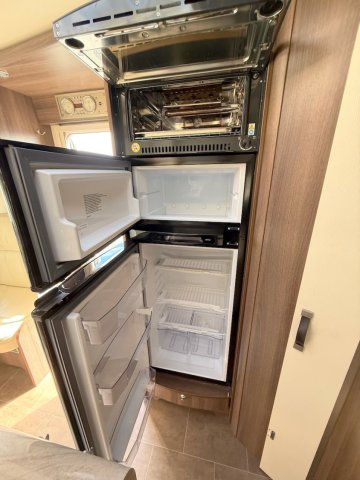 Burstner Elegance I 800 - Photo 15