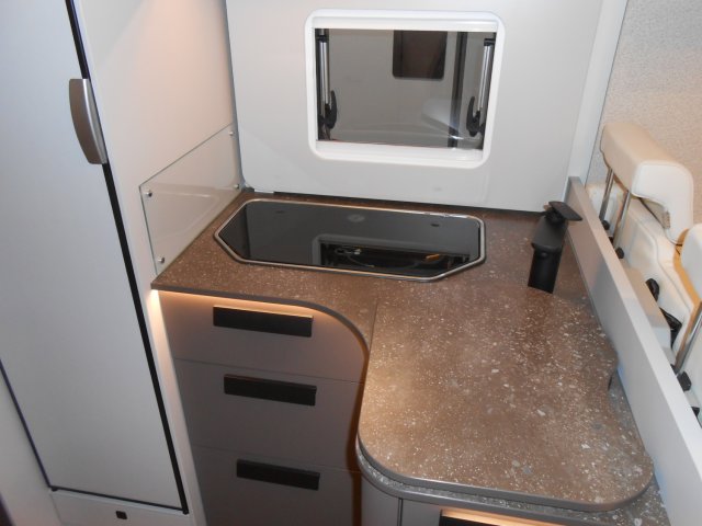 Burstner Camping-Car t690 td B66 - Photo 11