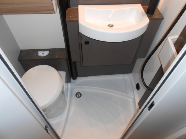 Burstner Camping-Car t690 td B66 - Photo 16