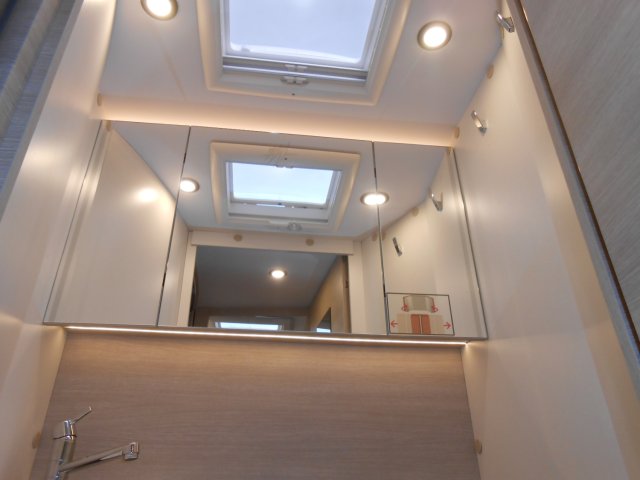 Rapido 696 F 65 Ans - Photo 16