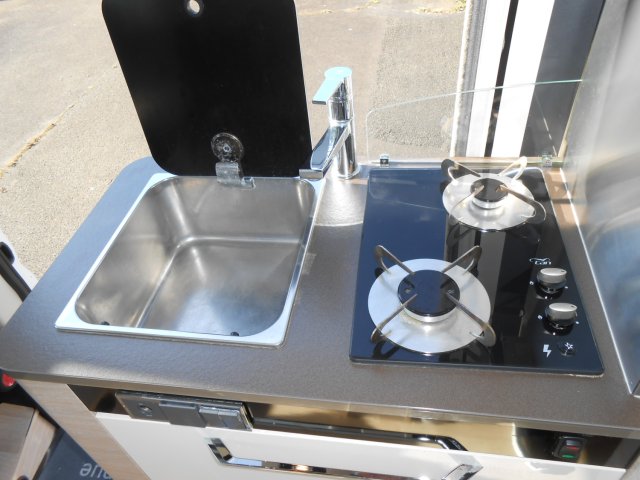Rapido Van V55 - Photo 13
