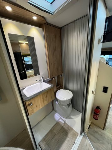 Bavaria Initial I650C Style i 650 c - Photo 6
